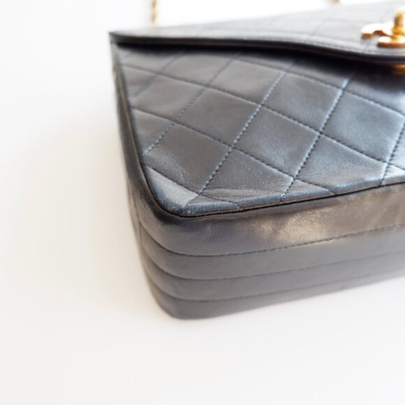 Authentic Preowned Vintage Chanel Black Lambskin Single Flap Bag GHW - Picture 11 of 16